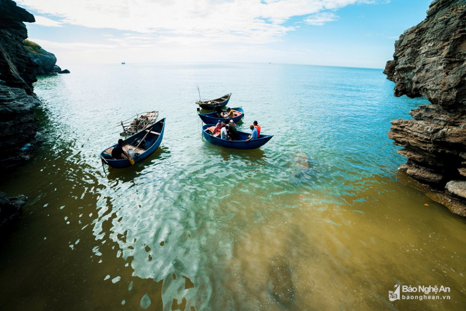 Nghệ An ngày có nắng, gió nhẹ, chiều tối có mưa rào và giông. 