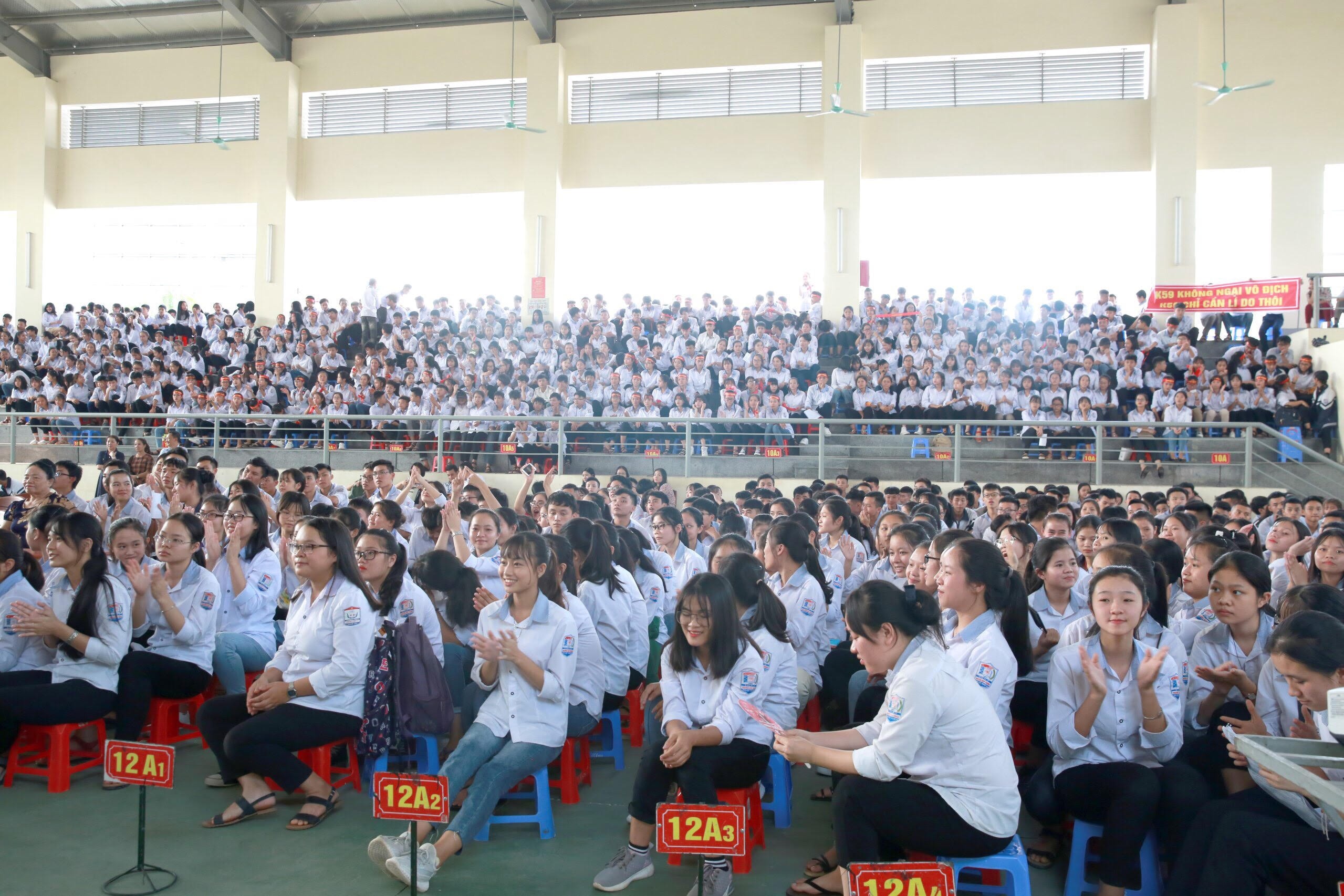 Hơn 1000 học sinh tham gia hội thi tiết kiệm năng lượng. 