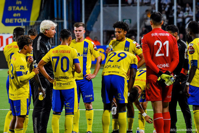 HLV Marc Brys của STVV không trao cơ hội cho Công Phượng ở trận đấu Cúp Quốc gia Bỉ. Ảnh: STVV.