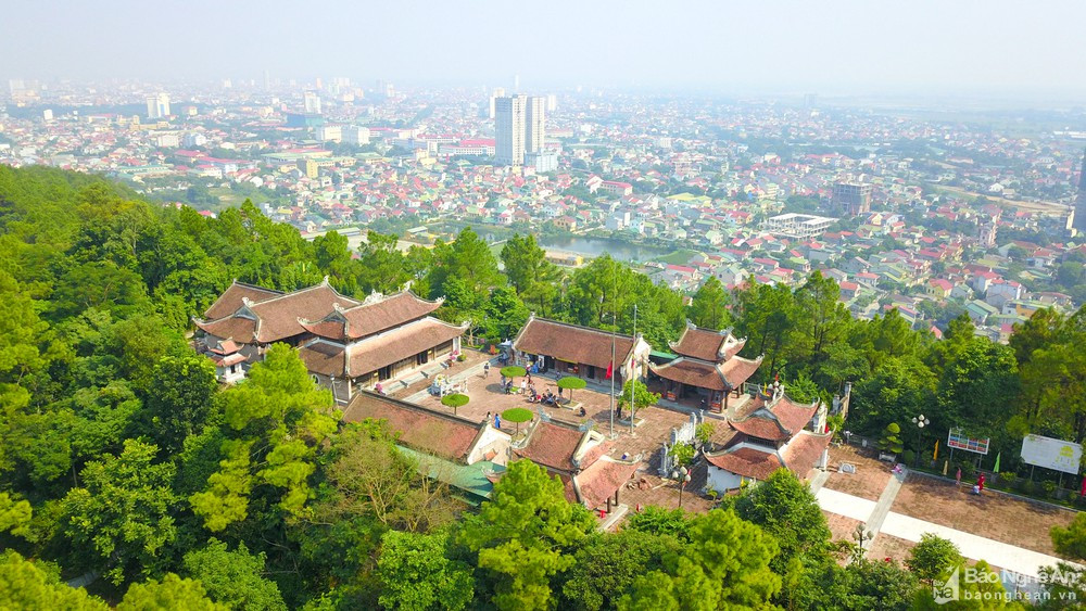 Một góc phường Trung Đô, nhìn từ núi Dũng Quyết. Ảnh tư liệu: Sách Nguyễn 