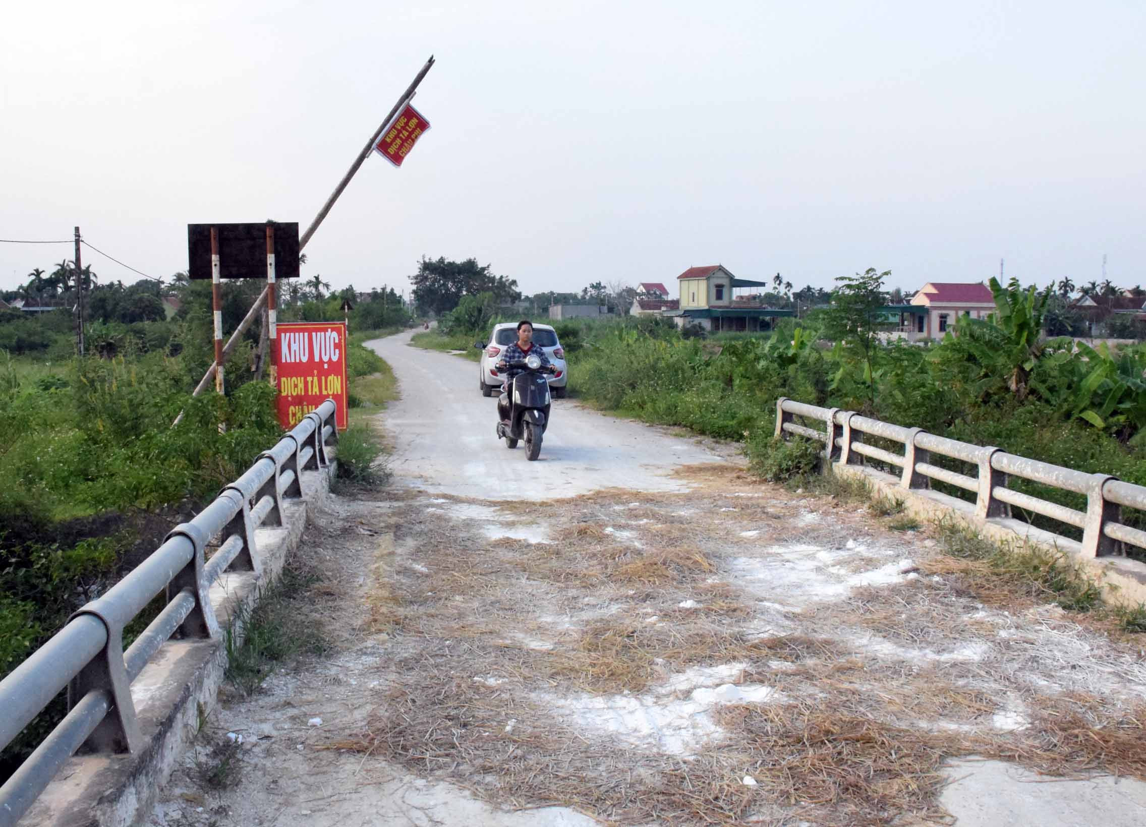 Xã Diễn Nguyên vẫn duy trì chốt kiểm dịch trên các tuyến đường. ảnh: Xuân Hoàng