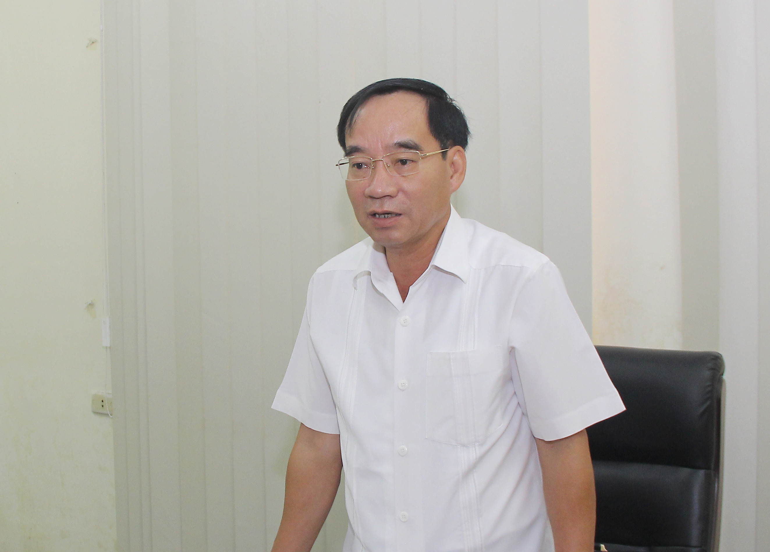 Phó Chủ tịch HĐND tỉnh Hoàng Viết Đường giám át hiệu qur hoạt đọng cảu HTX tại Quế Phong. Ảnh: Mai Hoa