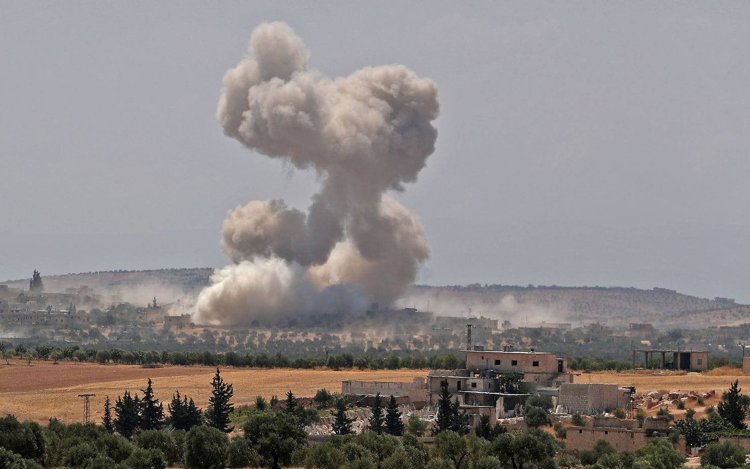 Thổ Nhĩ Kỳ khai hỏa tấn công lực lượng người Kurd ở miền Bắc Syria ngày 9/10. Ảnh: Washington Post