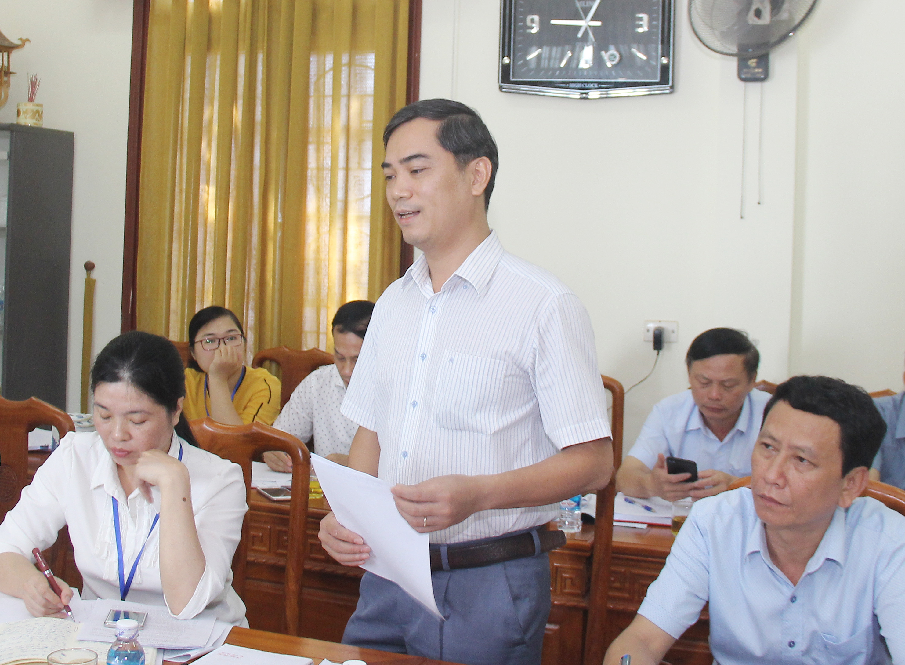 Phó Giám đốc Sở GD&ĐT Nguyễn Văn Khoa thừa nhận những bất cập, hạn chế trong quản lý các đơn vị tư vấn du học. Ảnh: Mai Hoa