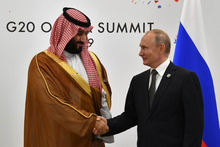 Putin gặp Thái tử Saudi Arabia Mohammed bin Salman trong bối cảnh bất ổn gia tăng tại Trung Đông. Ảnh: AFP