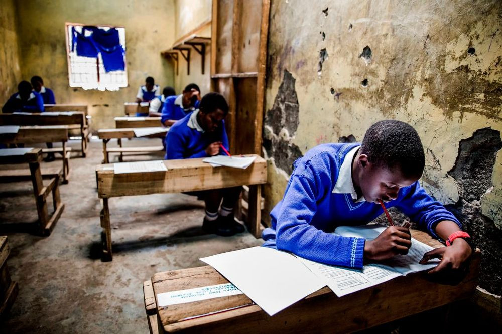 Đầu tư cho giáo dục là một trong những chìa khóa để thoát nghèo. Ảnh: AFP