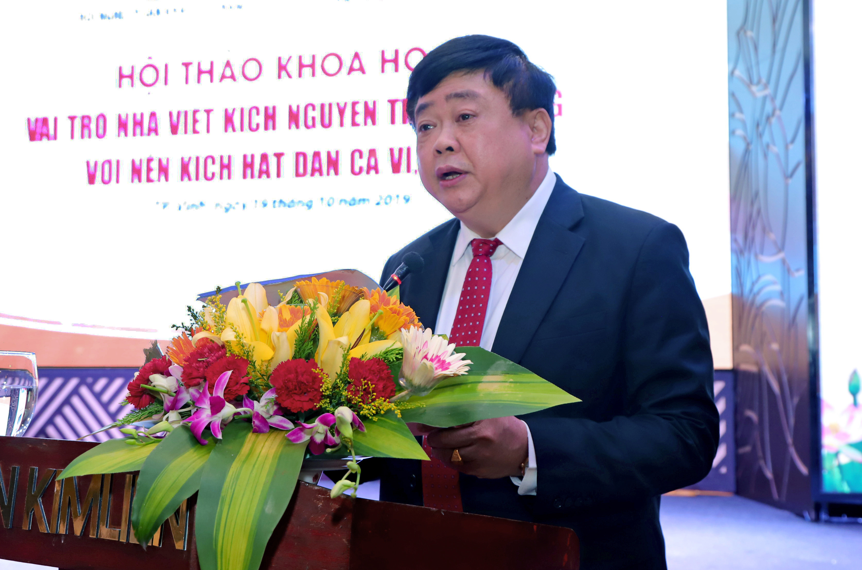 PGS.TS Nguyễn Thế Kỷ phát biểu tại hội thảo. Ảnh: Phước Anh 