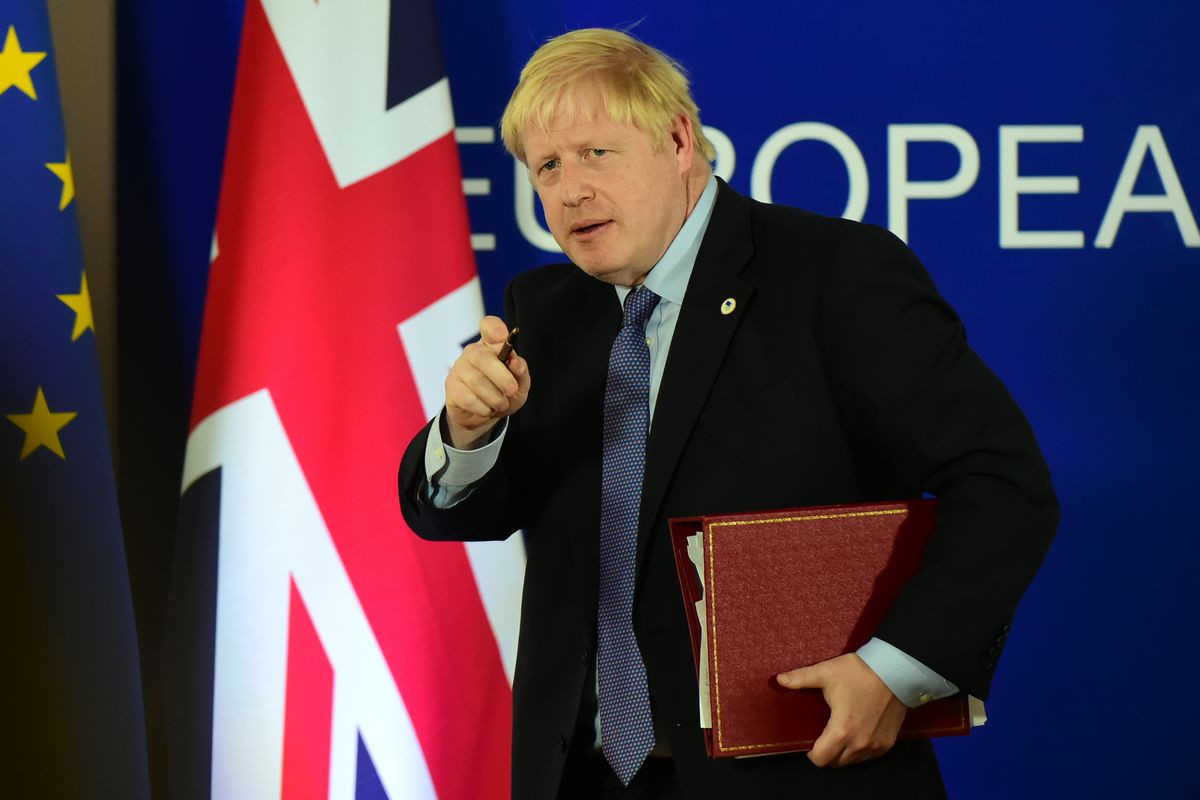 Trước sức ép của Quốc hội, Thủ tướng Anh Boris Johnson phải chấp nhận viết thư cho EU xin gia hạn Brexit. Ảnh: Getty Images