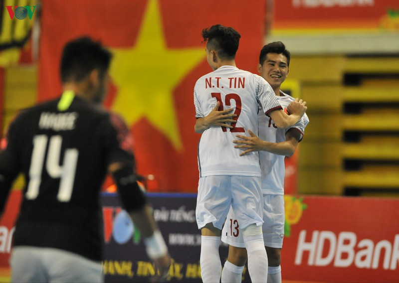 ĐT Futsal Việt Nam giành chiến thắng 4-2 trước ĐT Futsal Malaysia ở lượt trận cuối bảng B
