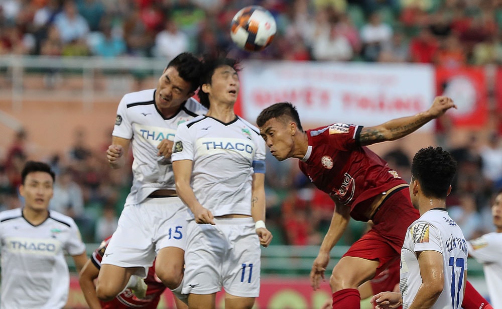 Theo đó, đội bóng nhận ít thẻ vàng nhất V.League 2019 là Hoàng Anh Gia Lai. Đội bóng của bầu Đức chỉ phải nhận 25 thẻ vàng trong cả mùa. Tức là chưa đầy 1 thẻ/ 1 trận. Ảnh: VPF