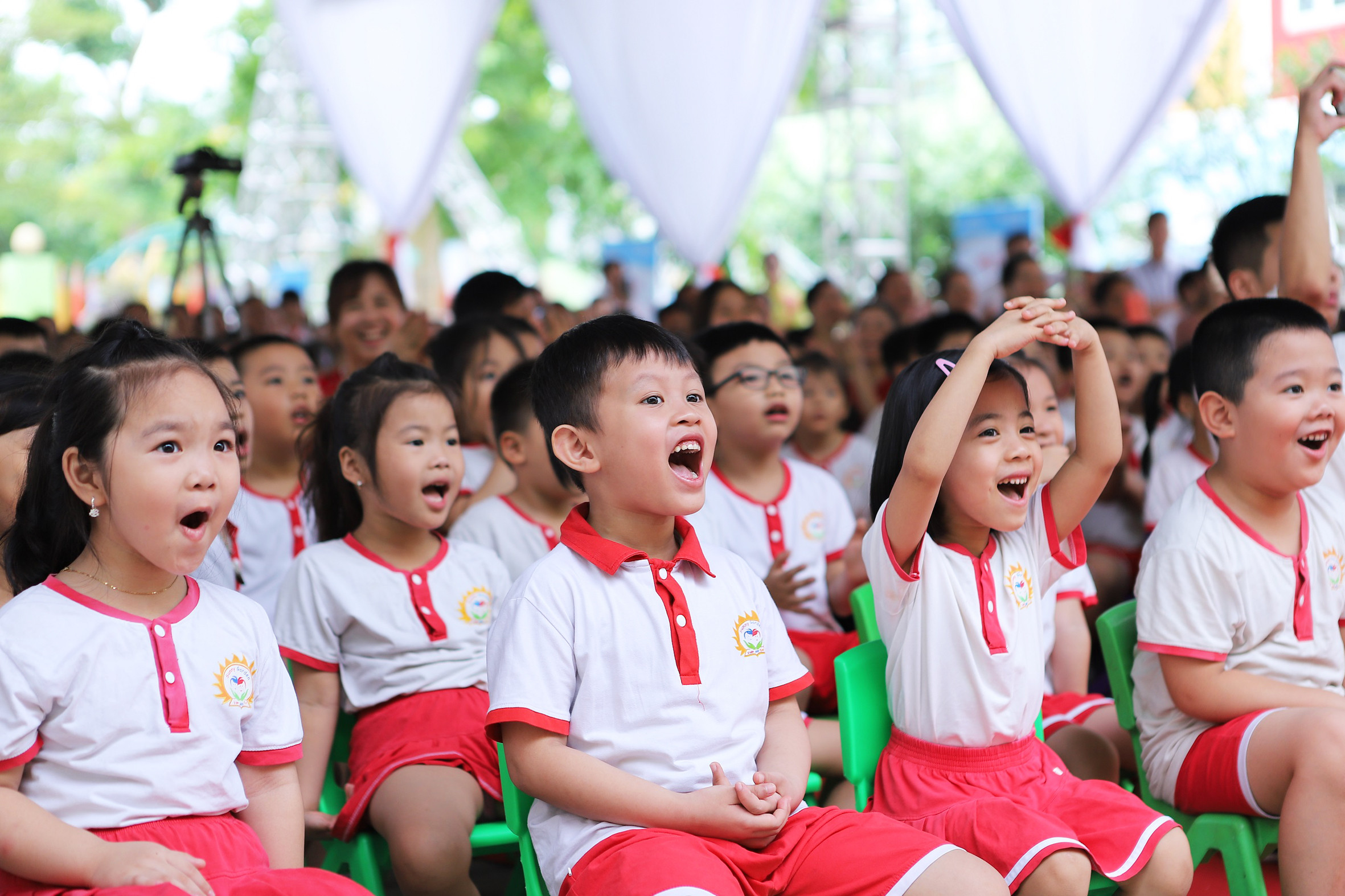 Tại Việt Nam, có 17 tỉnh/thành triển khai chương trình Sữa học đường và đạt được những kết quả bước đầu trong cải thiện tình trạng thể chất của các em học sinh.