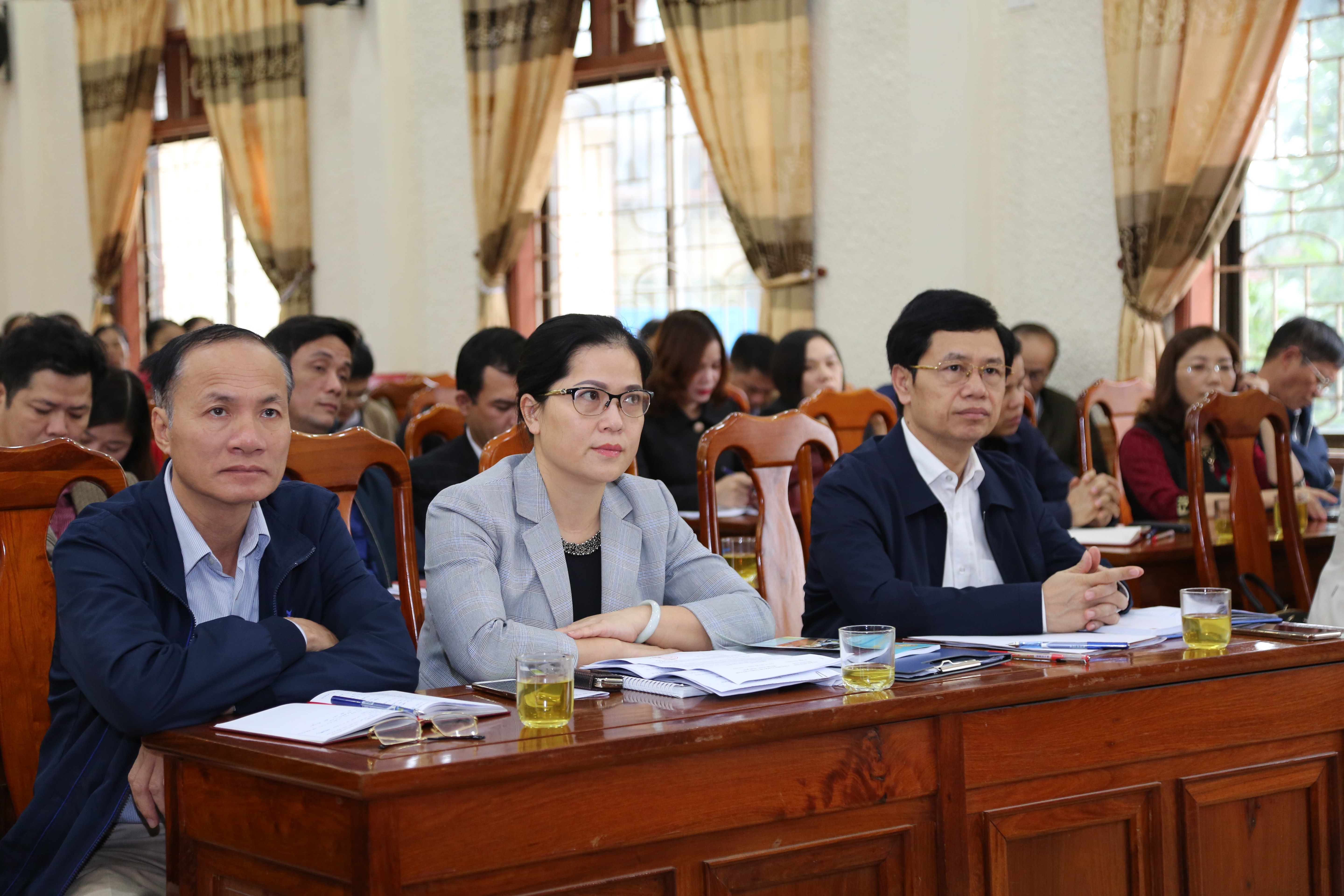 Các đại biểu dự buổi tiếp xúc. Ảnh: Đào Tuấn