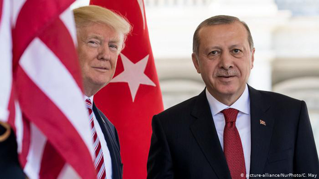 Thách thức của hai nhà lãnh đạo trong việc đưa quan hệ Mỹ - Thổ trở về đúng hướng. Ảnh: DW