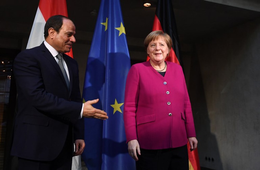 Tổng thống Ai Cập El Sisi (trái) là một trong những nhà lãnh đạo châu Phi đầu tiên tới Berlin. Ảnh: Egypt Independent