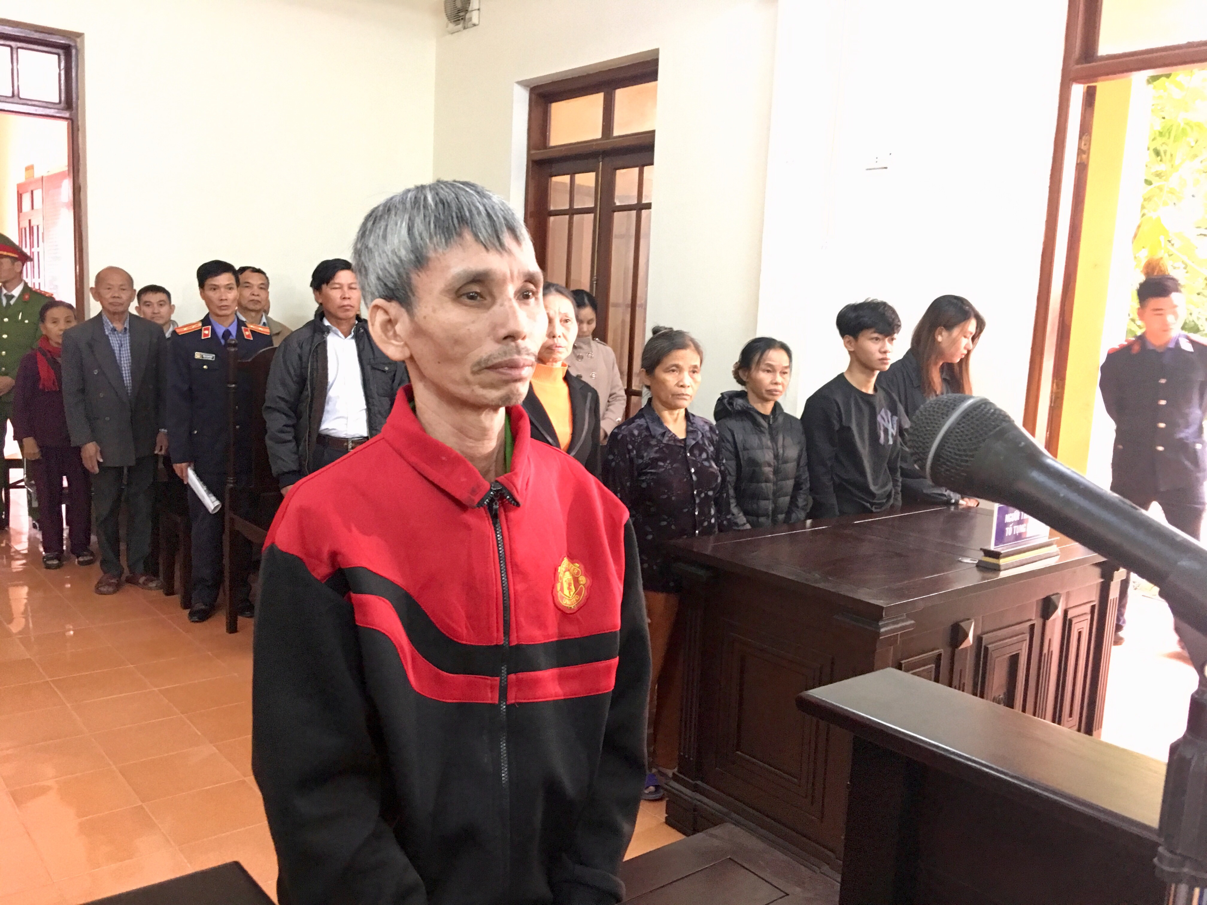 Bị cáo Nguyễn Sỹ Việt- SN 1966 tại phiên tòa. Ảnh: Ngọc Phương