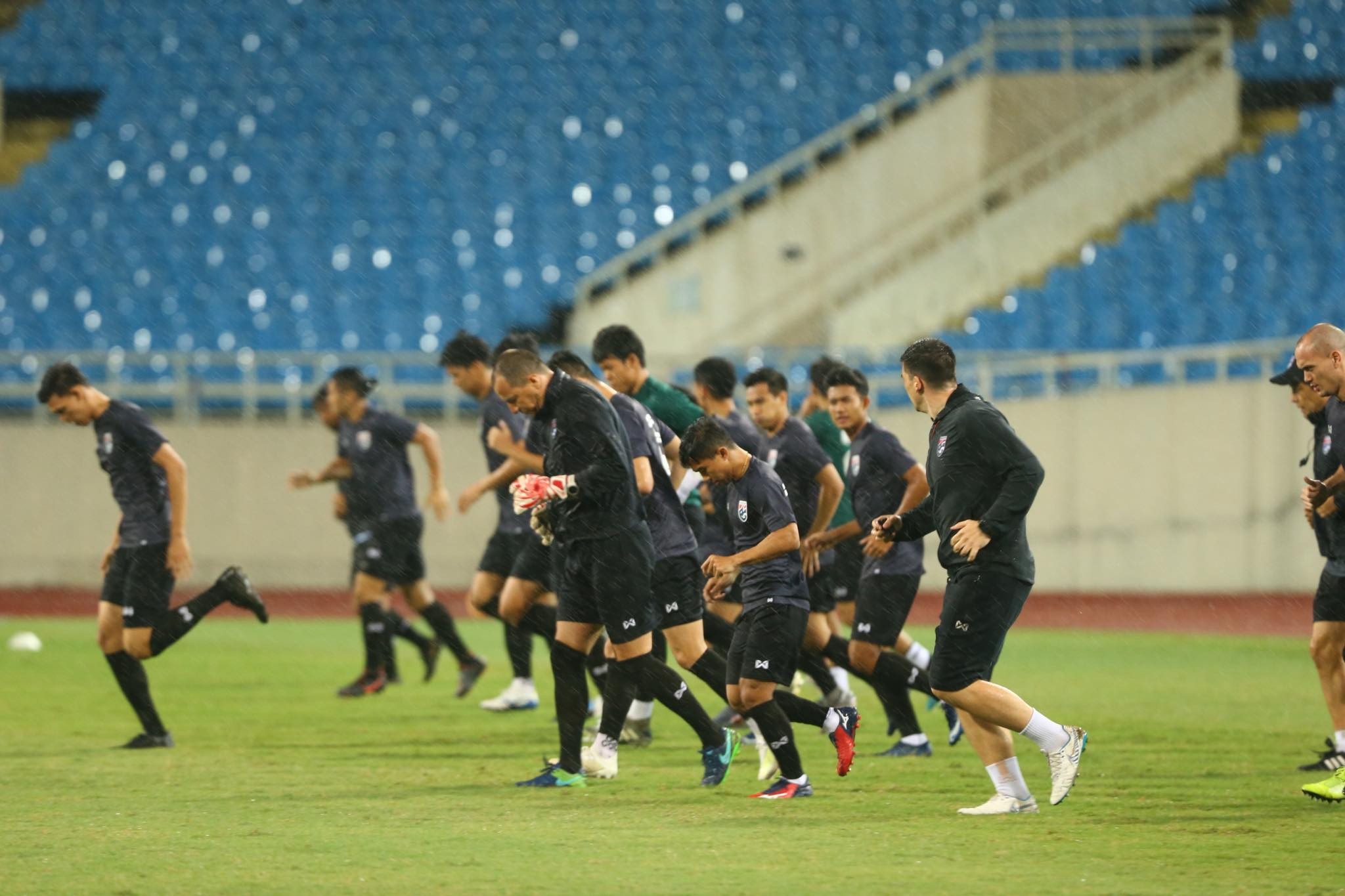 Đội tuyển Thái Lan tập luyện tại Mỹ Đình. Ảnh: Hải Hoàng