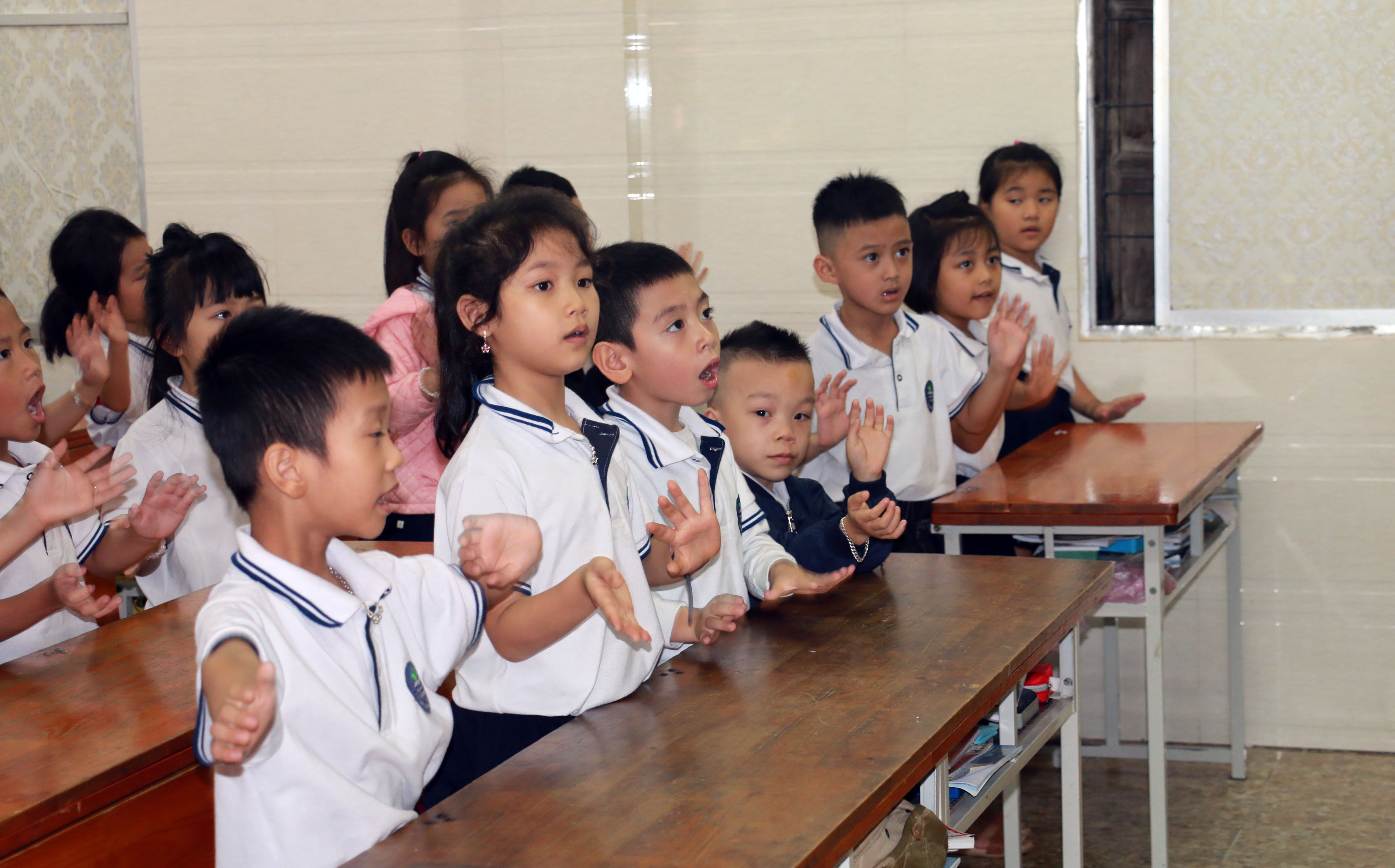 Tiếng Anh luôn là tiết học đem lại sự hào hứng cho học trò. Ảnh: Mỹ Hà