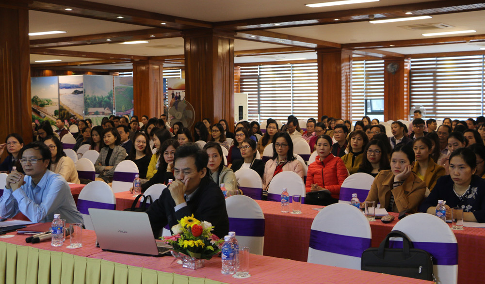 Các đại biểu và đại diện hơn 600 doanh đã về dự đối thoại với Cục thuế Nghệ An. Ảnh: Nguyễn Hải