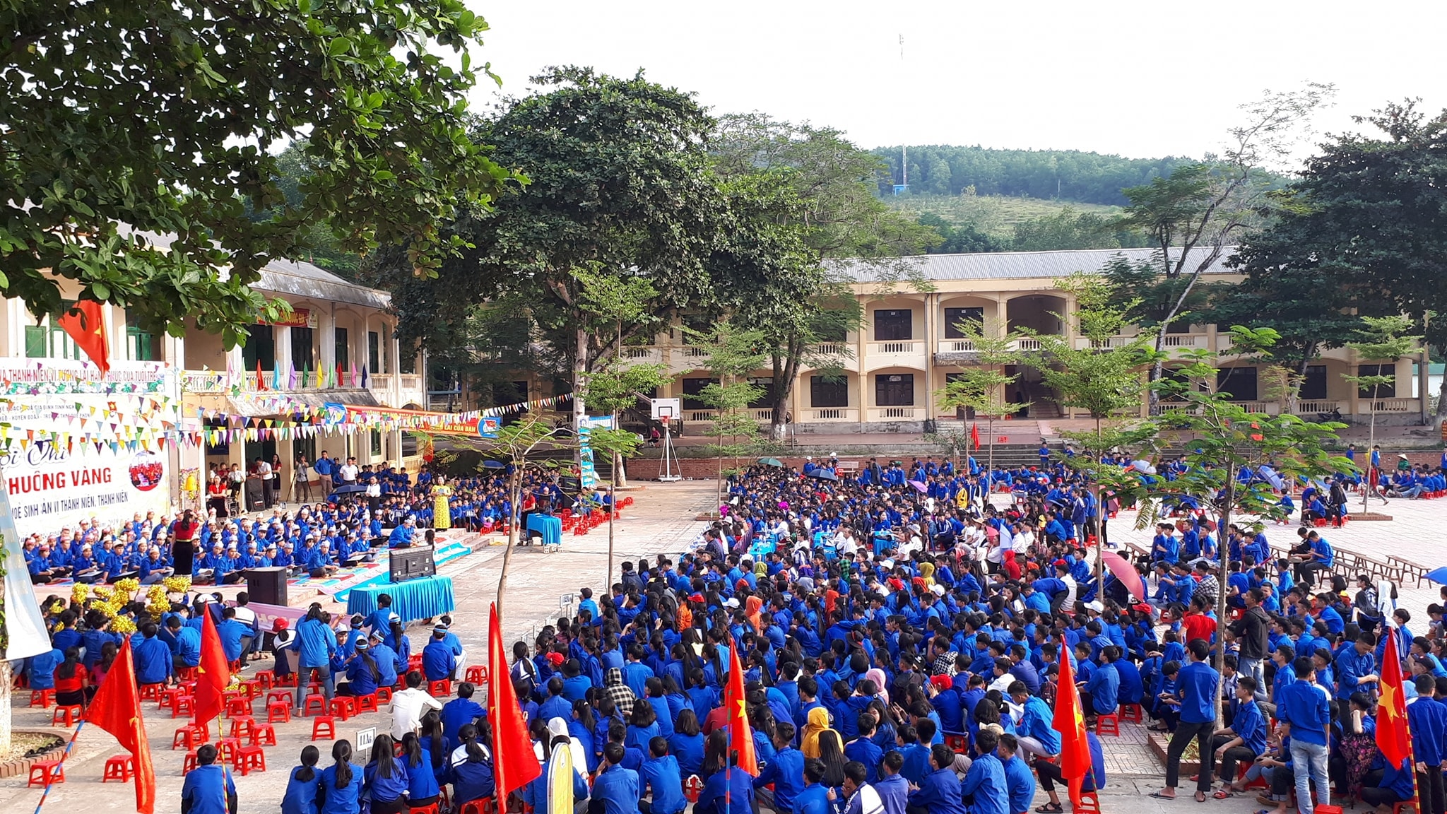 Cuộc thi Rung chuông vàng tìm hiểu kiến thức về SKSS tại Trường THCS Quế Phong. Ảnh: Chiến Thắng