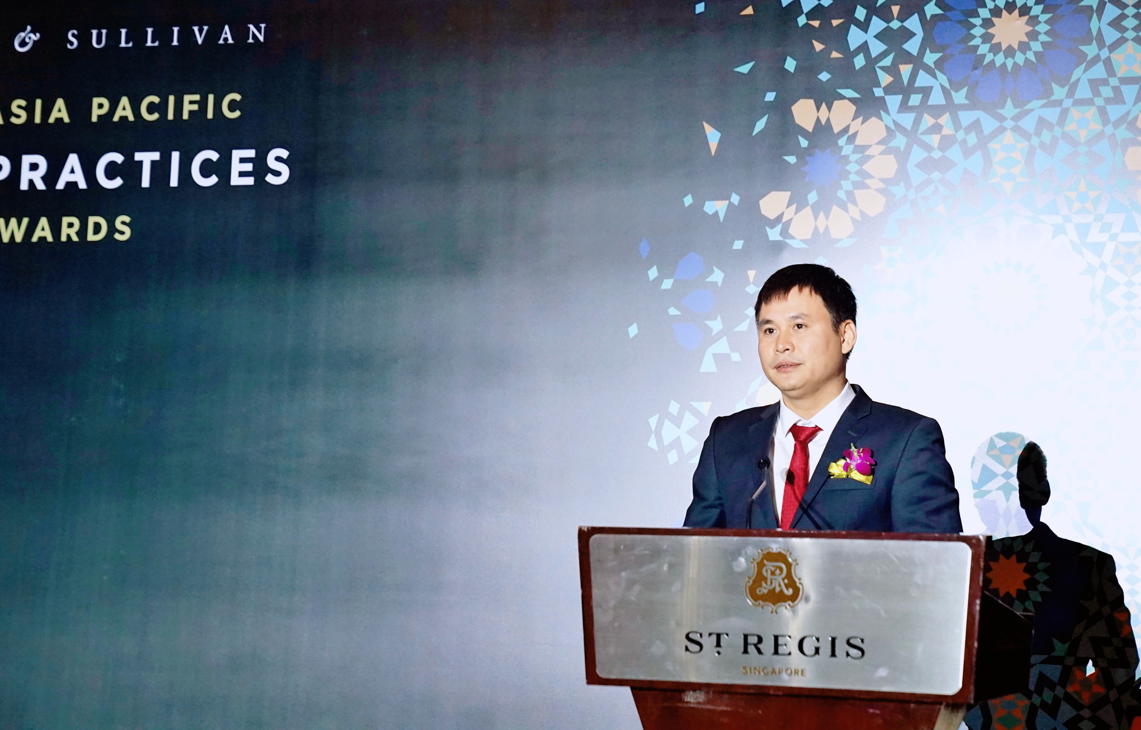 Ông Cao Anh Sơn, Tổng Giám đốc Viettel Telecom phát biểu tại lễ vinh danh của Frost & Sullivan 2019. Ảnh: Ngọc Anh