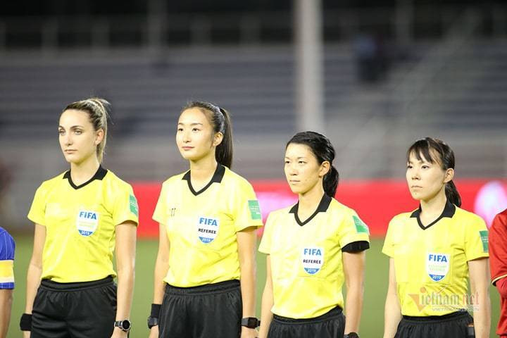 Sau trận đấu, trọng tài người Australia cho biết cô rất khâm phục ý chí chiến đấu của tuyển nữ Việt Nam
