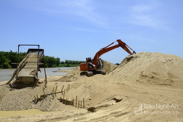 Điểm khai thác cát, sỏi của Công ty TNHH Hùng Tiến với diện tích 9,2 ha tại xã Nghĩa Đồng, Nghĩa Hợp, huyện Tân Kỳ. Ảnh tư liệu Thanh Lê