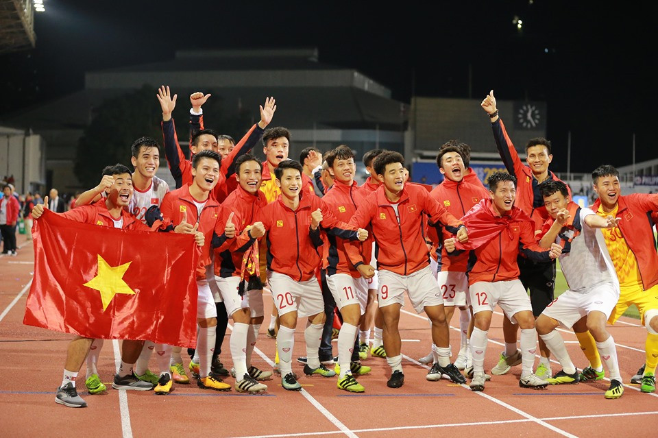 Các cầu thủ U22 Việt Nam mừng chiến thắng trên đất Philippines. Anh Hoàng Hải