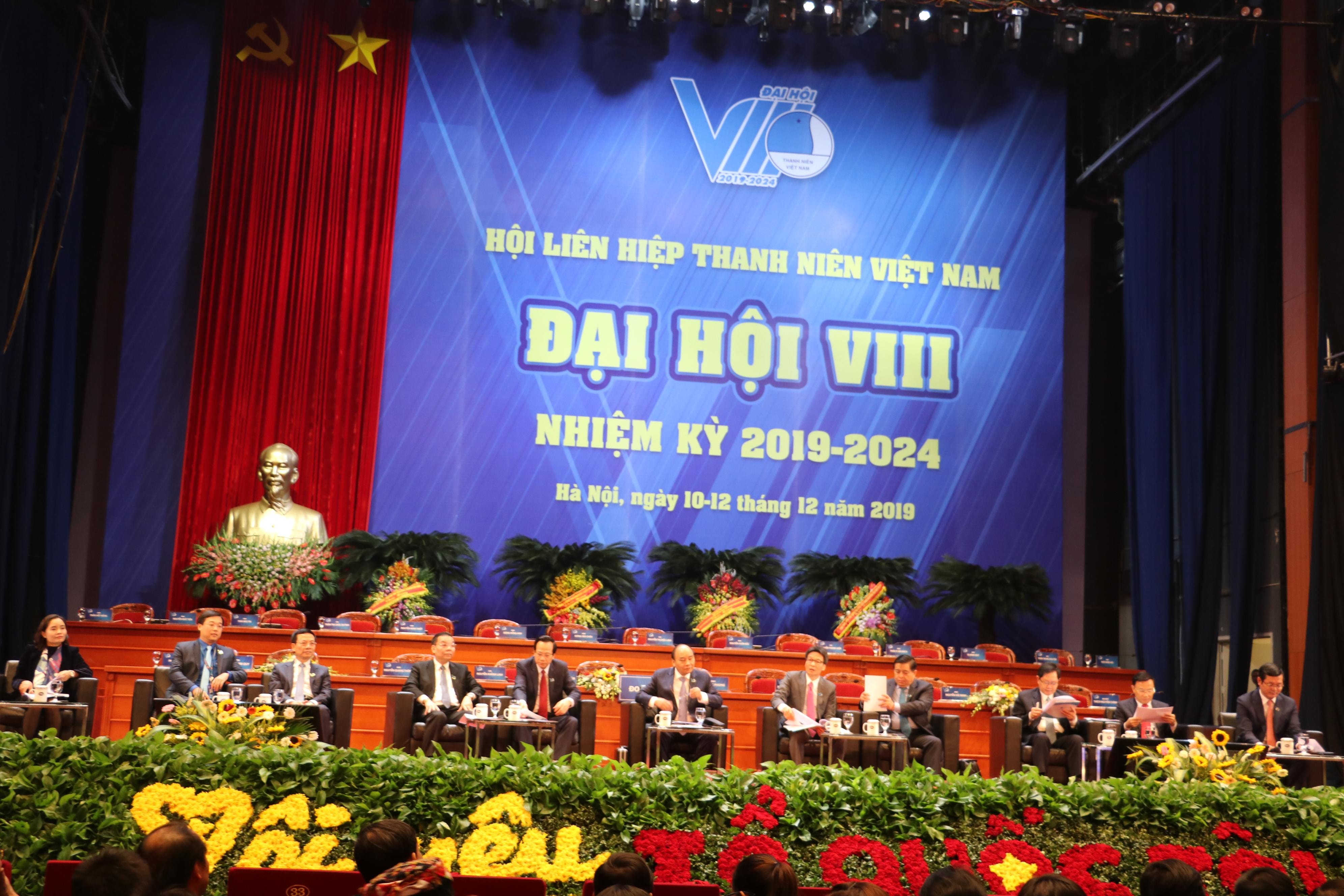 Thủ tướng Chính Phủ, Phó thủ tướng và lãnh đạo các Bộ, ngành chủ trì cuộc đối thoại với thanh niên.