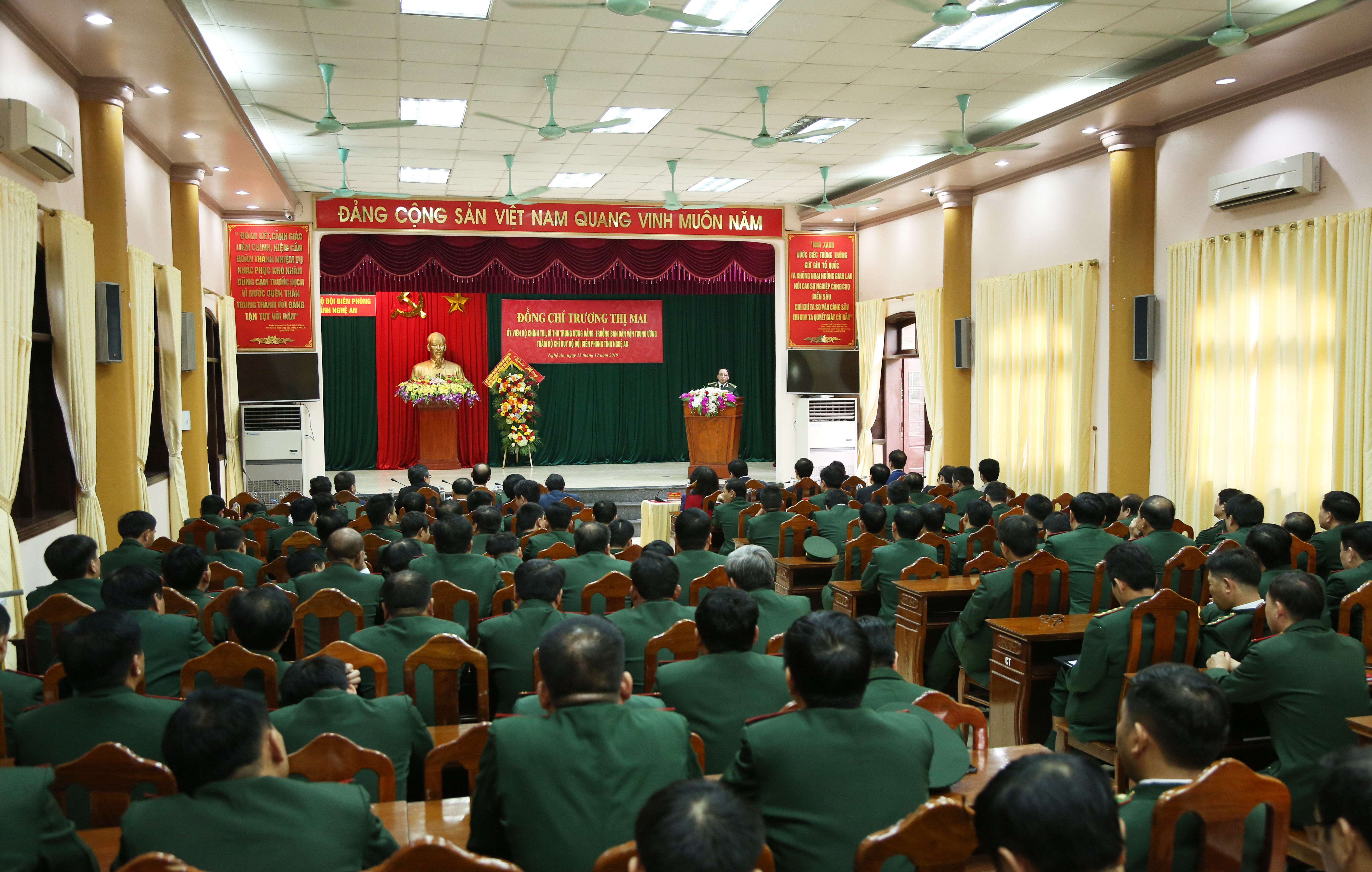 Quang cảnh buổi thăm, làm việc của đồng chí Trương Thị Mai tại Bộ Chỉ huy BĐBP tỉnh Nghệ An. Ảnh: Đào Tuấn  
