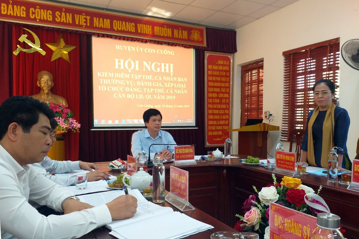 Đồng chí Võ Thị Minh Sinh phát biểu chỉ đạo tại hội nghị. Ảnh: Trần Minh Thơ