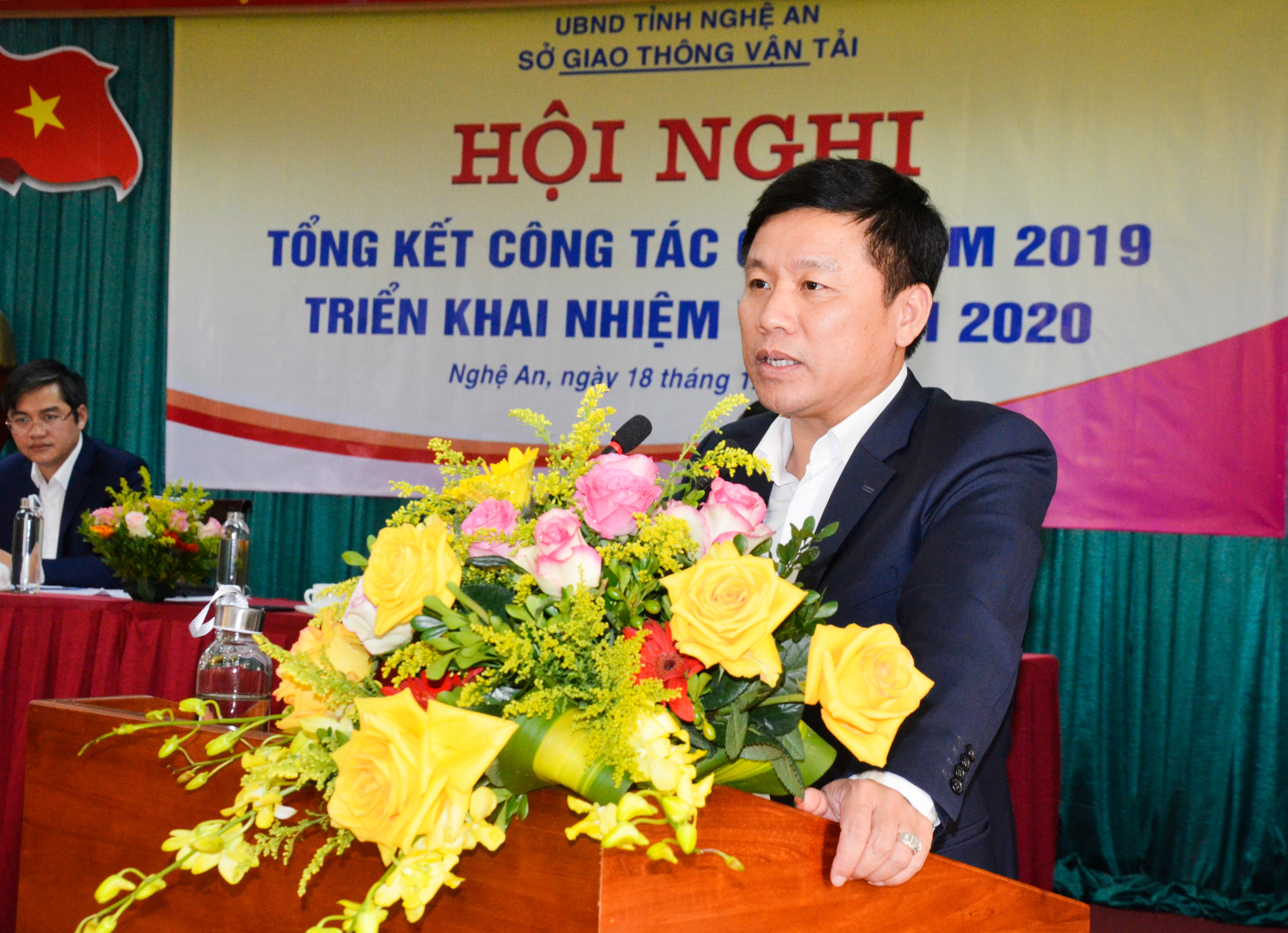 Giám đốc Sở Giao thông Vận tải Hoàng Phú Hiền báo kết quả của ngành Giap thông vận tải năm 2019. Ảnh: Thanh Lê