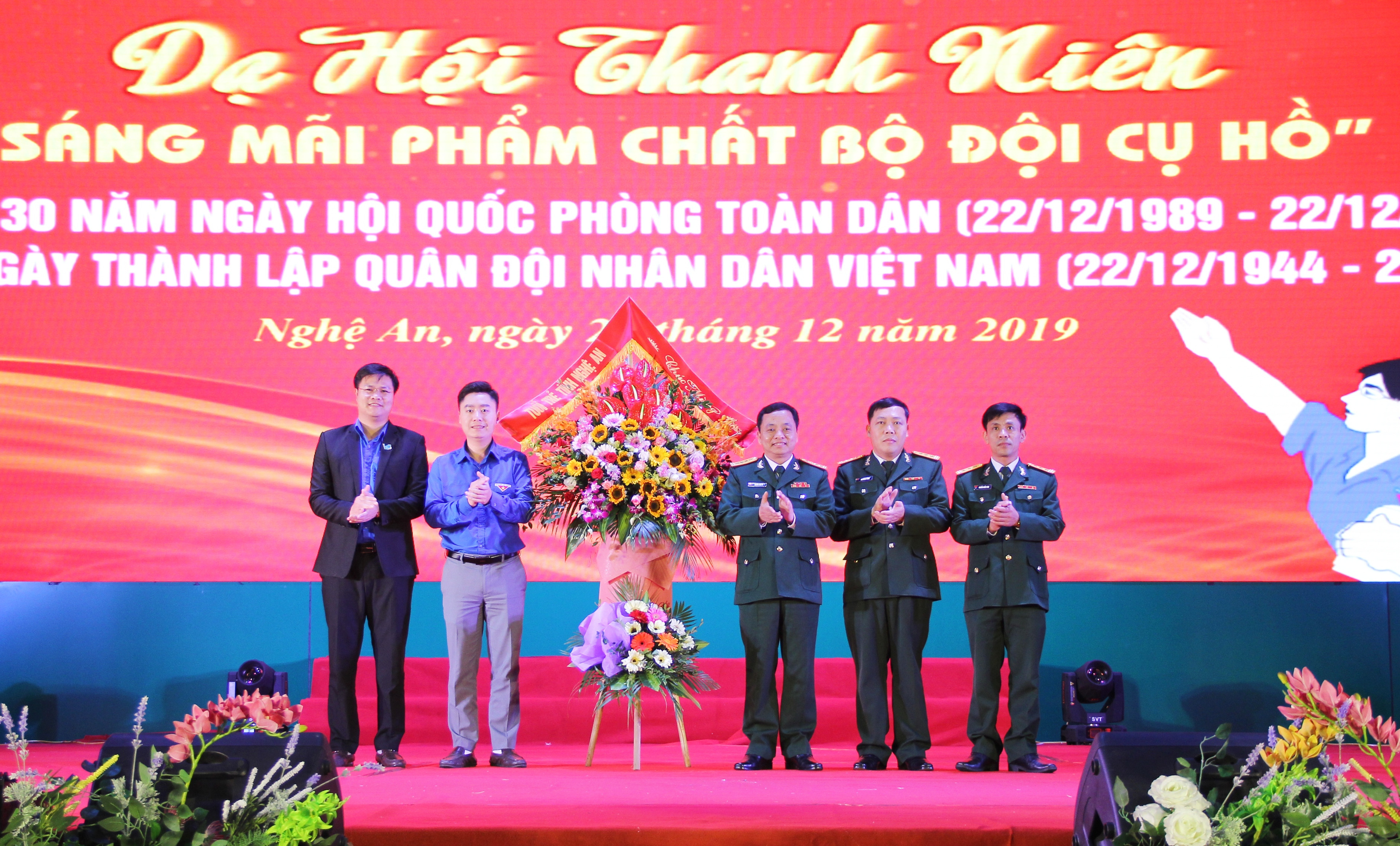 Dahoi Thanh nien 'Sang mai pham chat Bo doi cu Ho'-hinh-anh-4