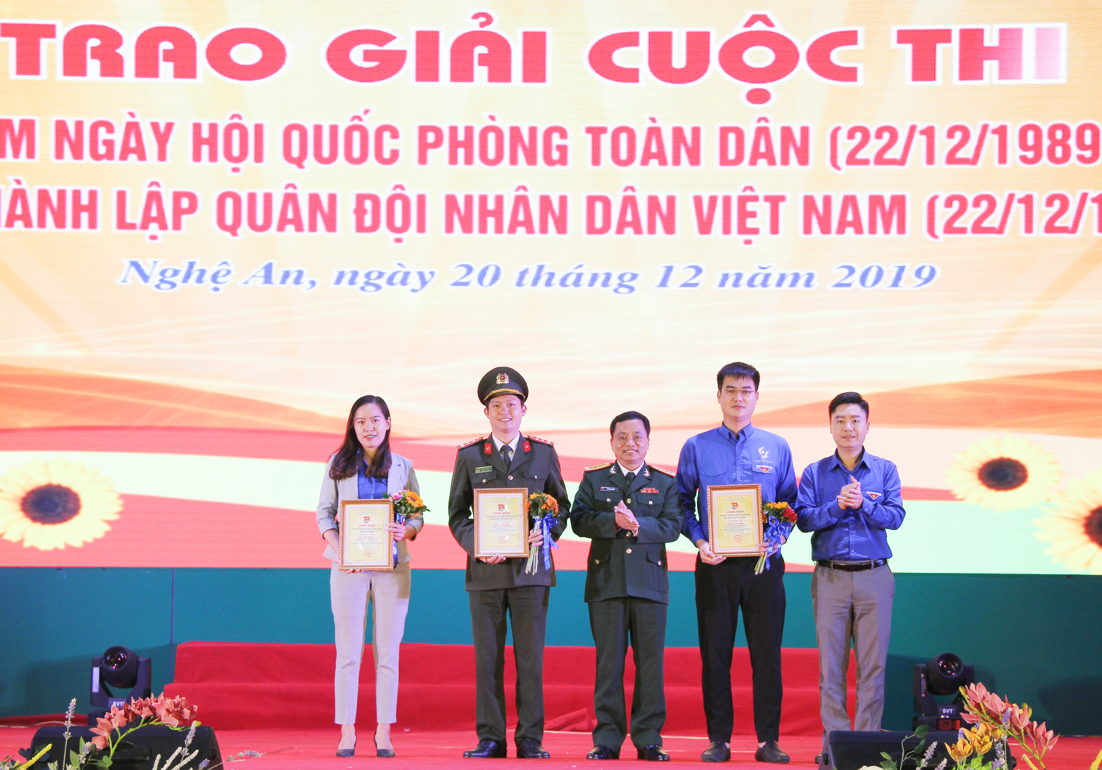 Dahoi Thanh nien 'Sang mai pham chat Bo doi cu Ho'-hinh-anh-5