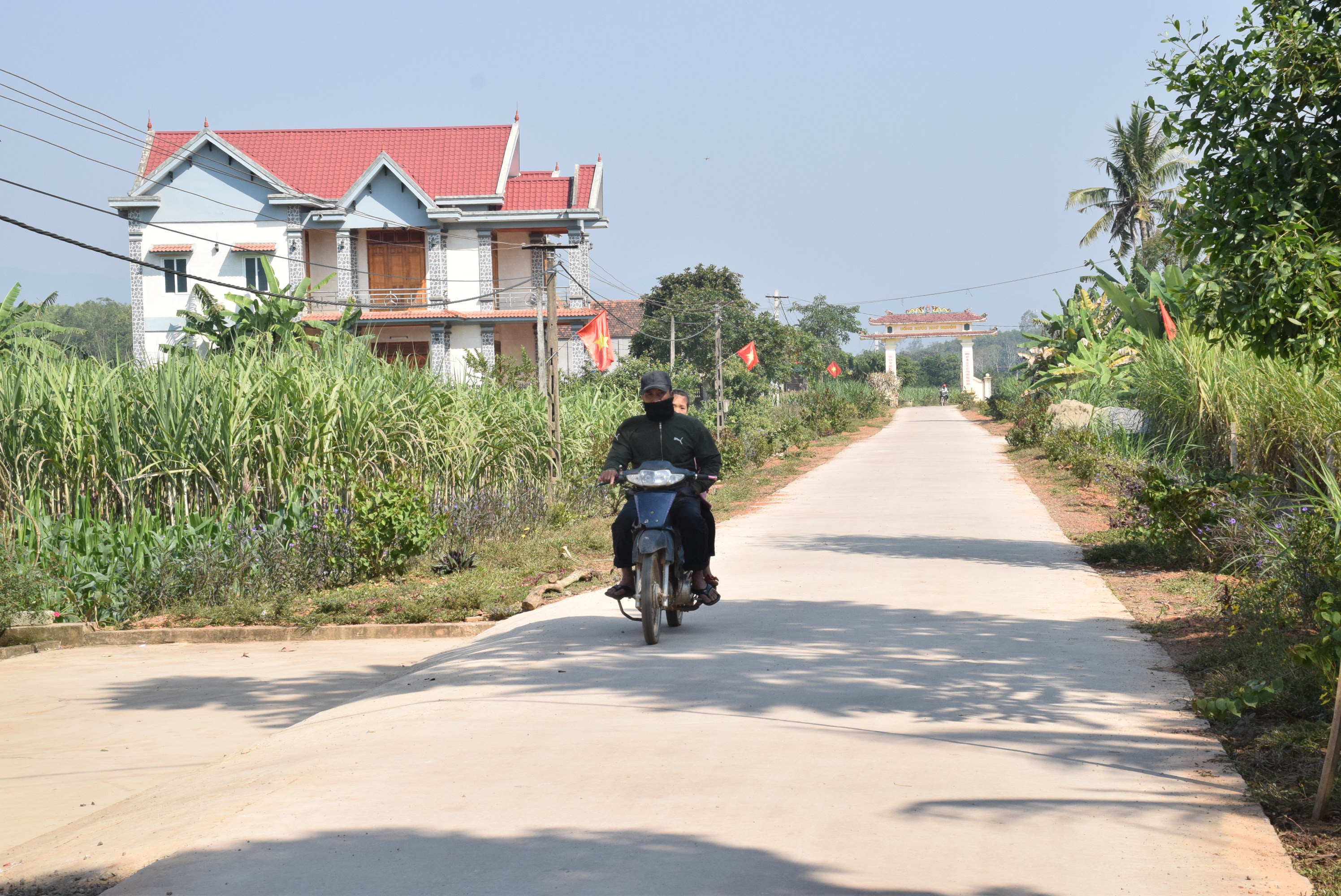 Đường giao thông NTM của xã Thịnh Thành hôm nay. Ảnh: Xuân Hoàng