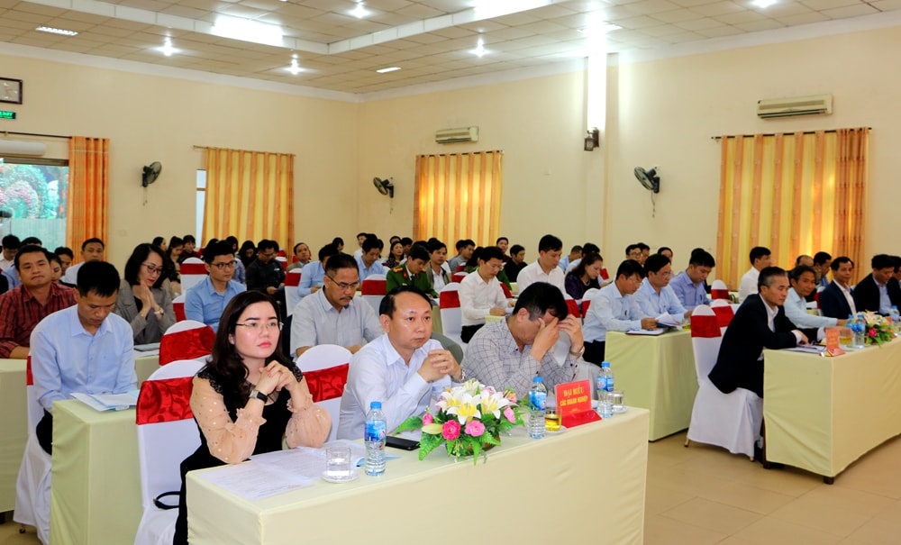 Đại diện một số sở ngành, huyện thị và 57 doanh nghiệp, nhà đầu tư trong KKT, KCN dự hội nghị triển khai nhiệm vụ của KKT Đông Nam. Ảnh: Nguyễn Hải