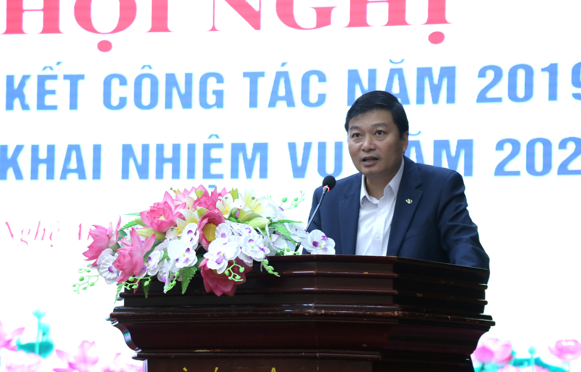 Pó chủ tịch UBND tỉnh Lê Hồng Vinh phát biểu chỉ đạo tại hội nghị. Ảnh: Thu Huyền