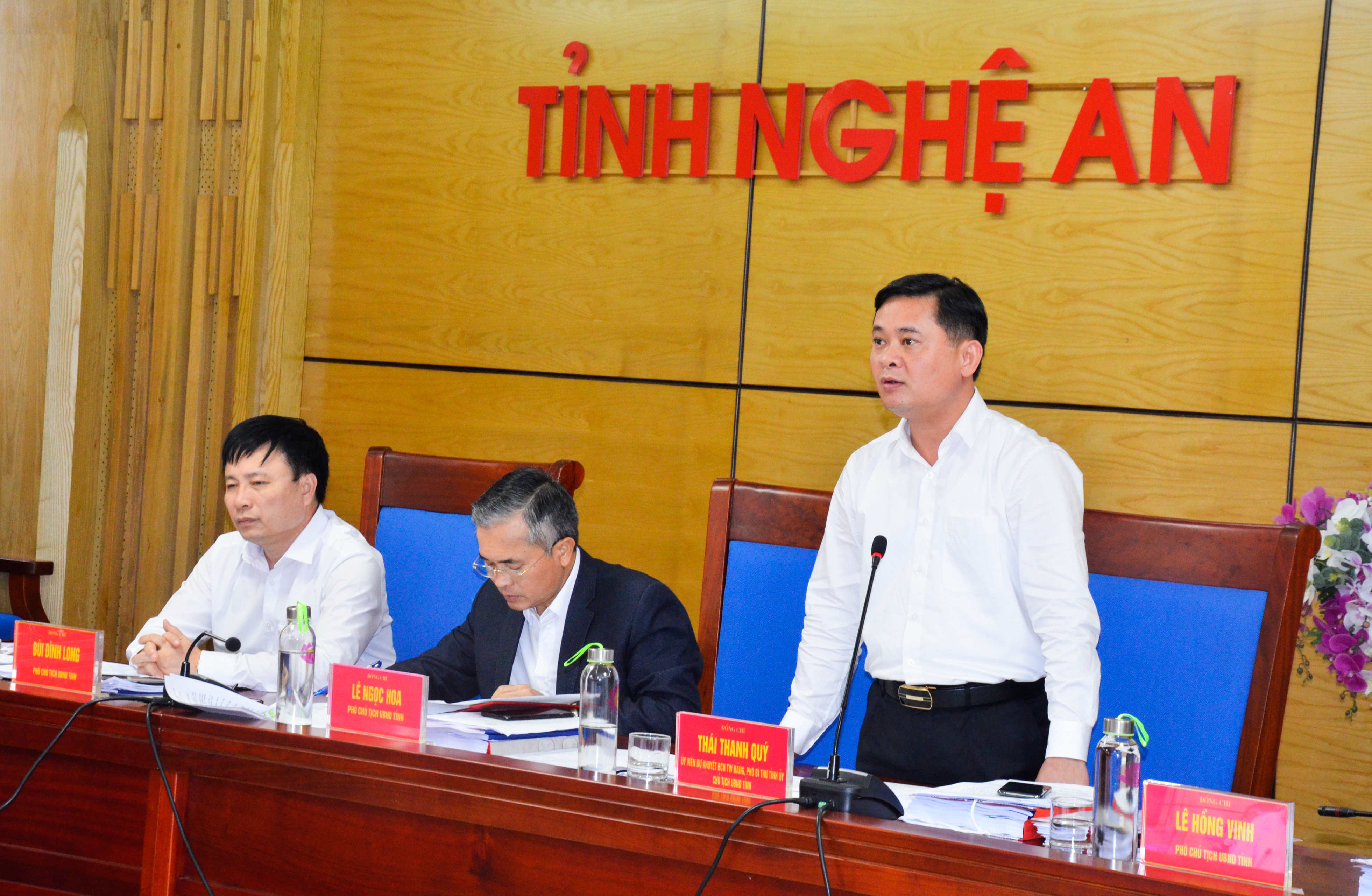Chủ tịch UBND tỉnh Thái Thanh Quý phát biểu tại cuộc họp. Ảnh: Thanh Lê