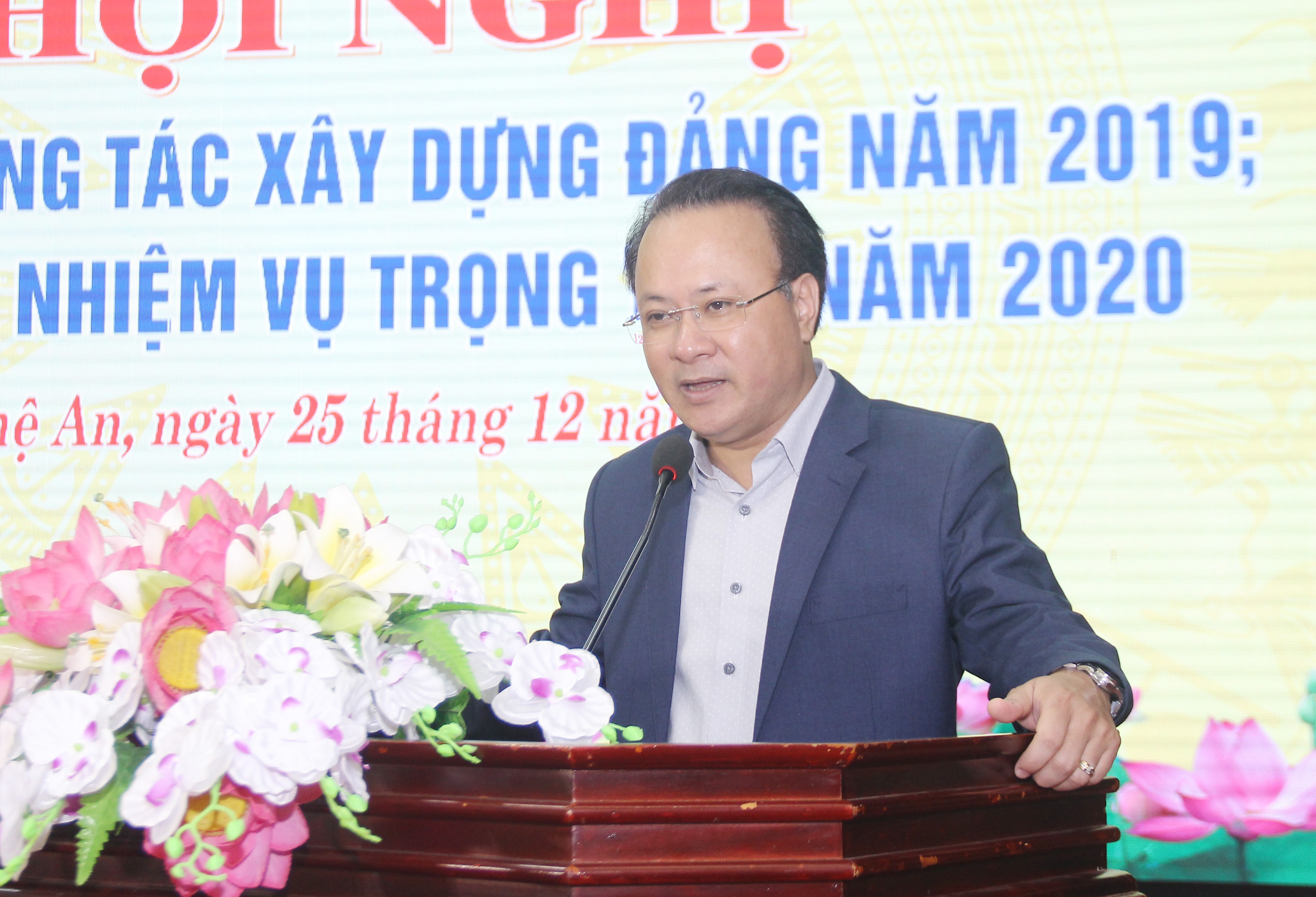 Đồng chí Nguyễn Nam Đình - Ủy viên Ban Thường vụ Tỉnh ủy, Bí thư Đảng ủy Khối các cơ quan tỉnh khẳng định một số đổi mới trong công tác lãnh đạo của Đảng ủy Khối năm 2019. Ảnh: Mai Hoa