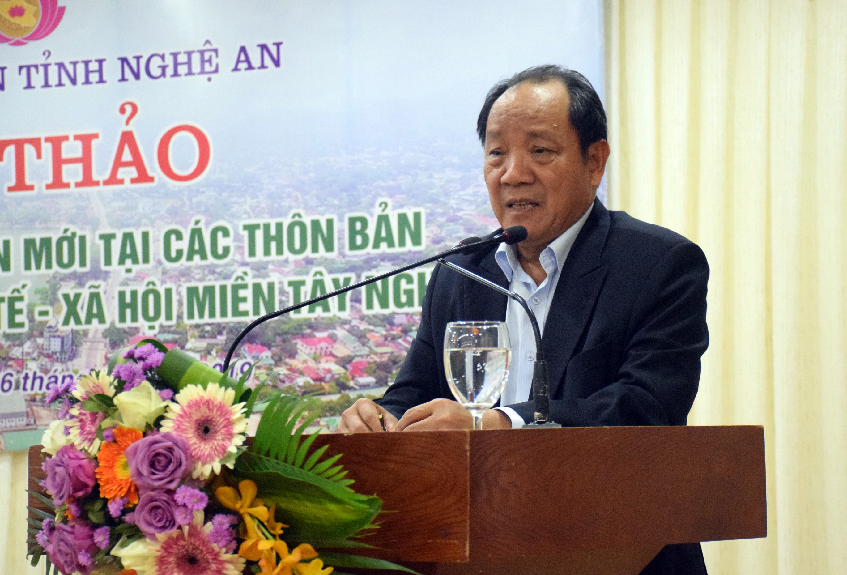 Ông Hồ Xuân Hùng – Nguyên Thứ trưởng Bộ Nông nghiệp và PTNT, Chủ tịch Tổng hội NN&PTNT Việt Nam phát biểu tại hội thảo. Ảnh: Xuân Hoàng