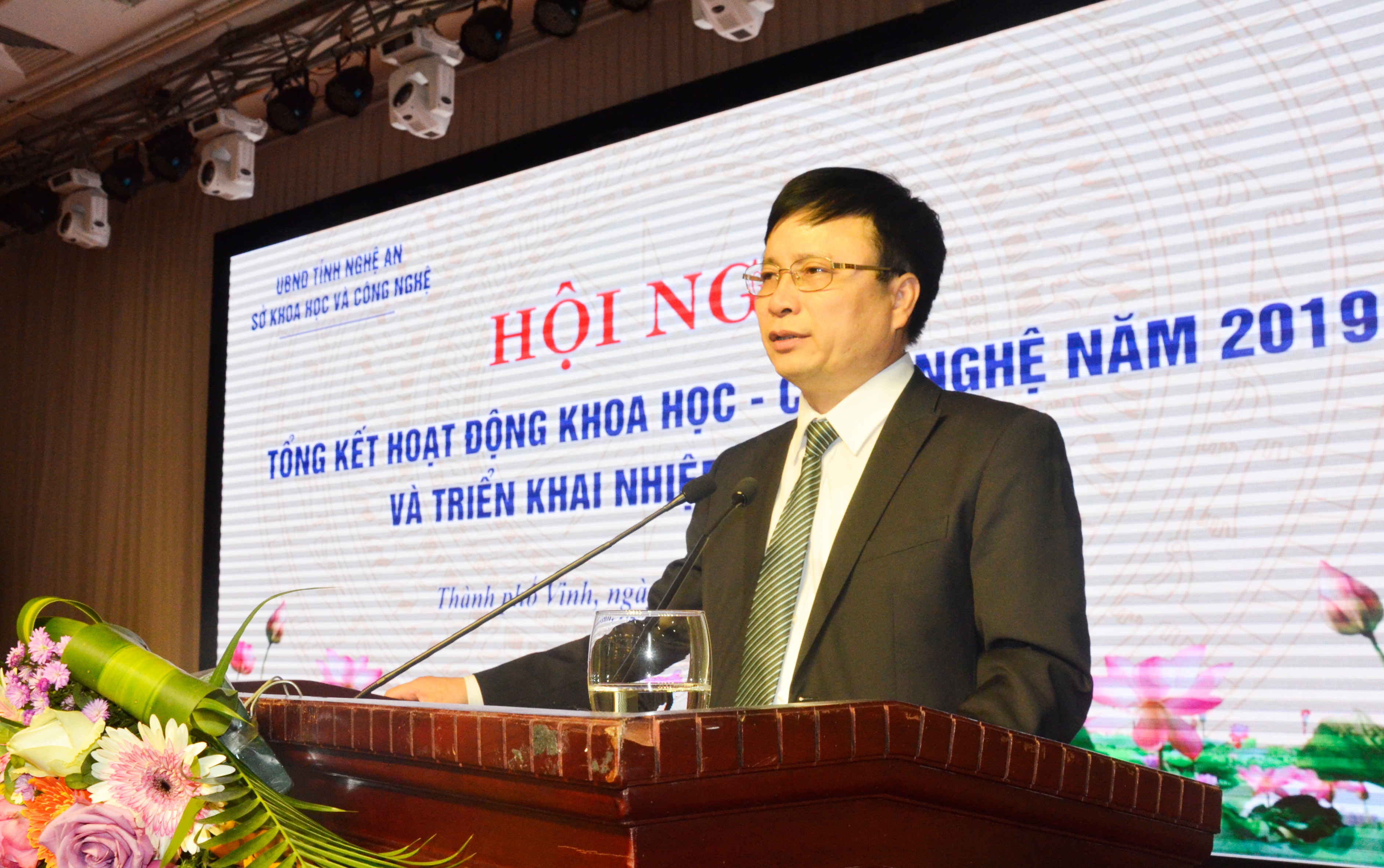 Phó Chủ tịch UBND tỉnh Bùi Đình Long phát biểu tại hội nghị. Ảnh: Thanh Lê