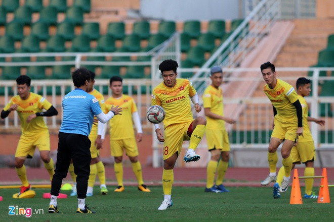  Đức Chinh trong một buổi tập của U23 Việt Nam trên sân Thống Nhất. Ảnh: Duy Anh.