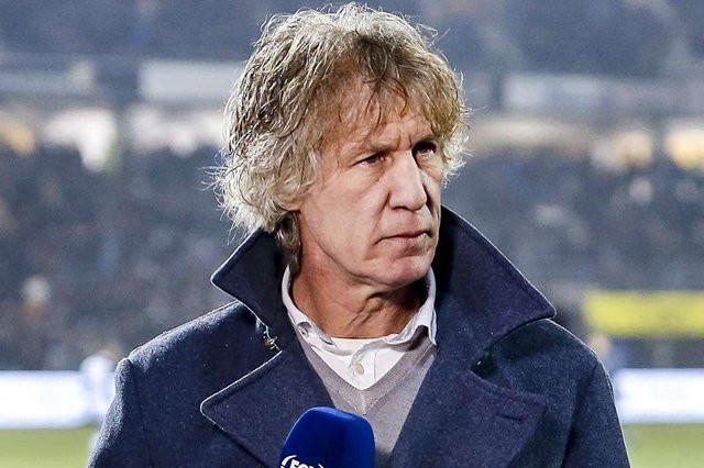 Cựu HLV SC Heerenveen, ông Gertjan Verbeek đang nhận dược một “cơn mưa” chỉ trích vì “lỡ” chê Văn Hậu.