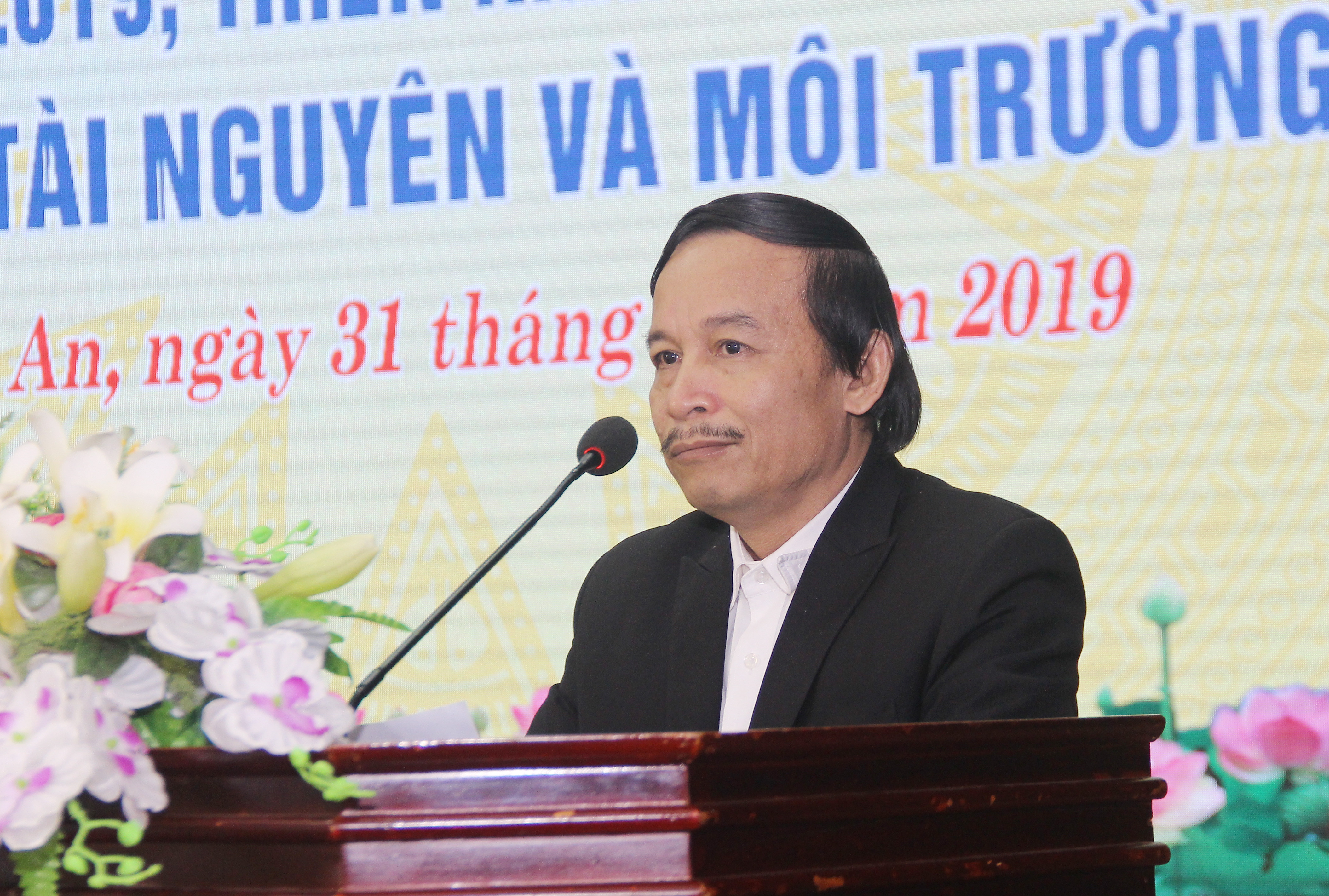 Giám đốc Sở Tài nguyên và Môi trường Võ Duy Việt cho rằng, do nguồn lực và trách nhiệm của nhiều cấp, nhiều ngành nên nhiều kiến nghị của cử tri chưa được giải quyết triệt để. Ảnh: Mai Hoa