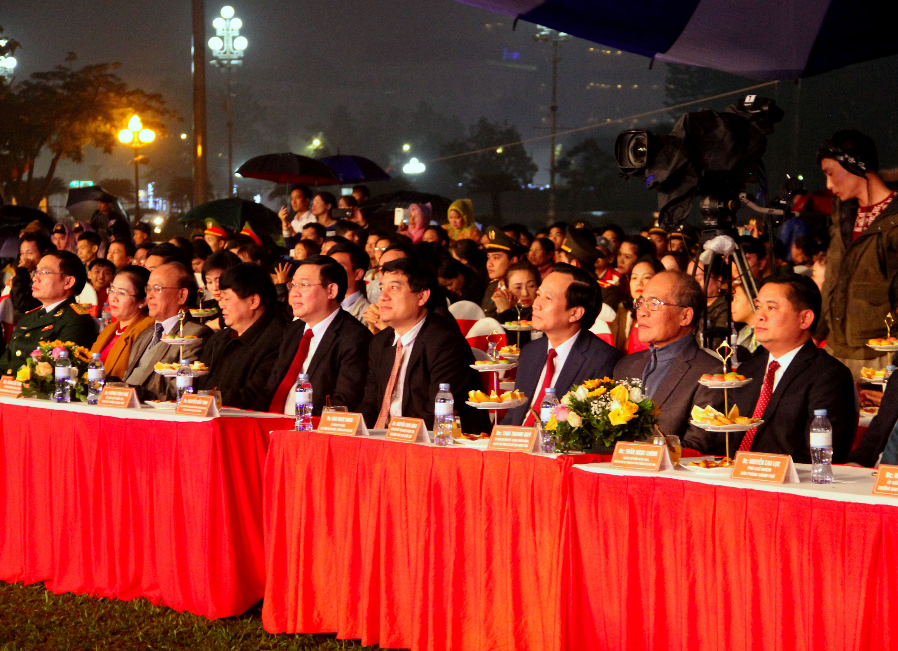 Các đại biểu về dự lễ khai mạc cam Vinh 2019..... Ảnh: Quang An