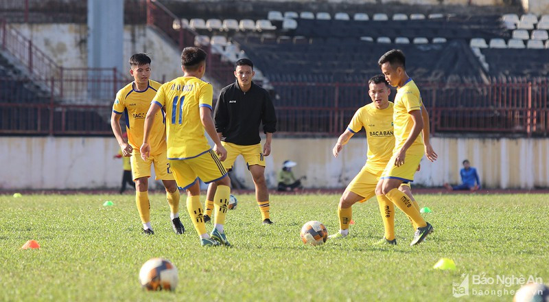 Các đồng đội cùng trang lứa với Trung “ruồi” sắp được thi đấu tại V.League. Ảnh tư liệu