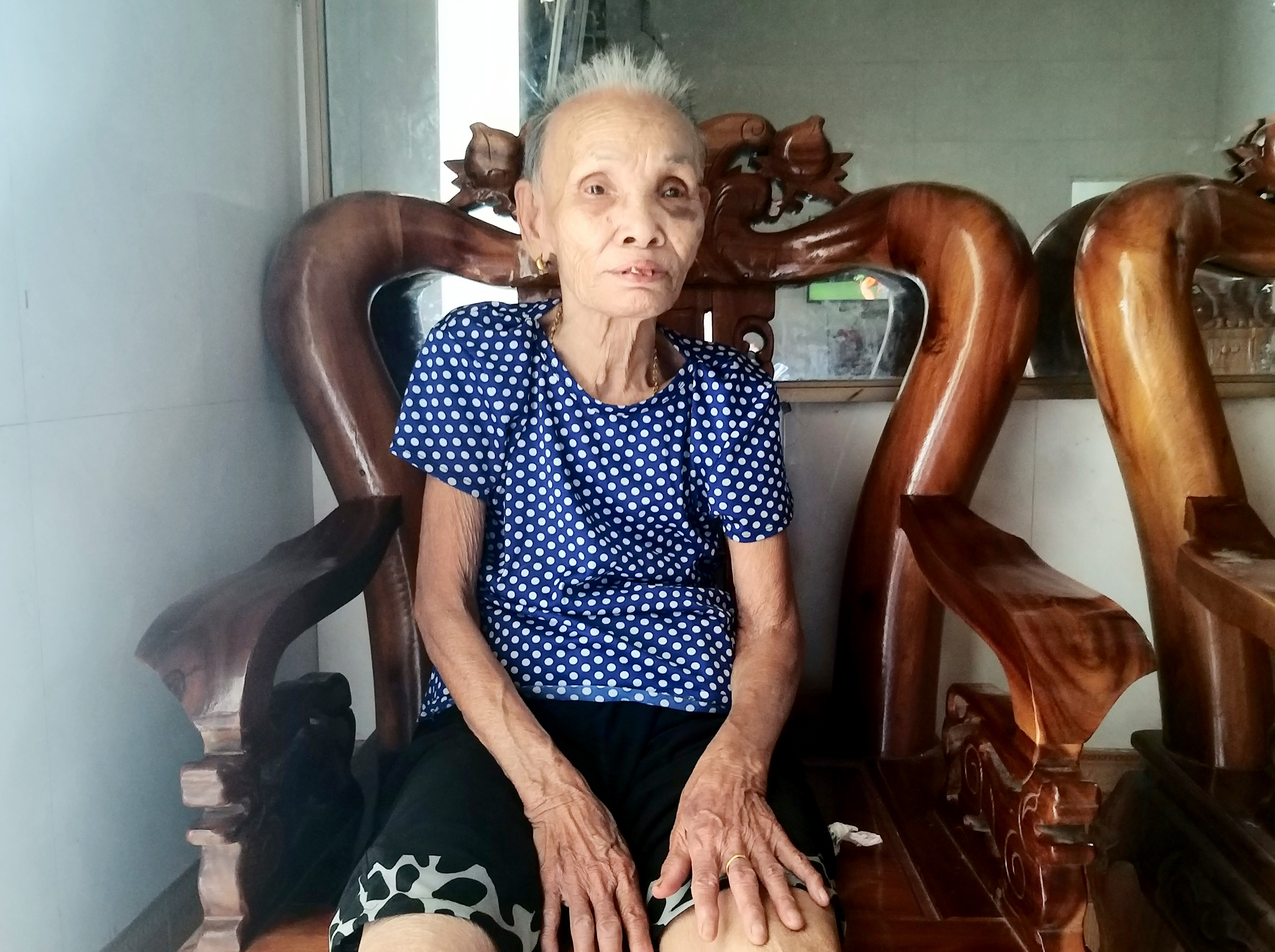 Cụ Trần Thị Nữ, năm nay đã 87 tuổi nhưng vẫn đang minh mẫn. Ảnh:P.B