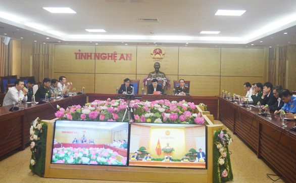 Lãnh đạo tỉnh Nghệ An và các thành viên Ban chỉ đạo phòng chống khủng bố của tỉnh tham dự Hội nghị. Ảnh: Nhật Lân
