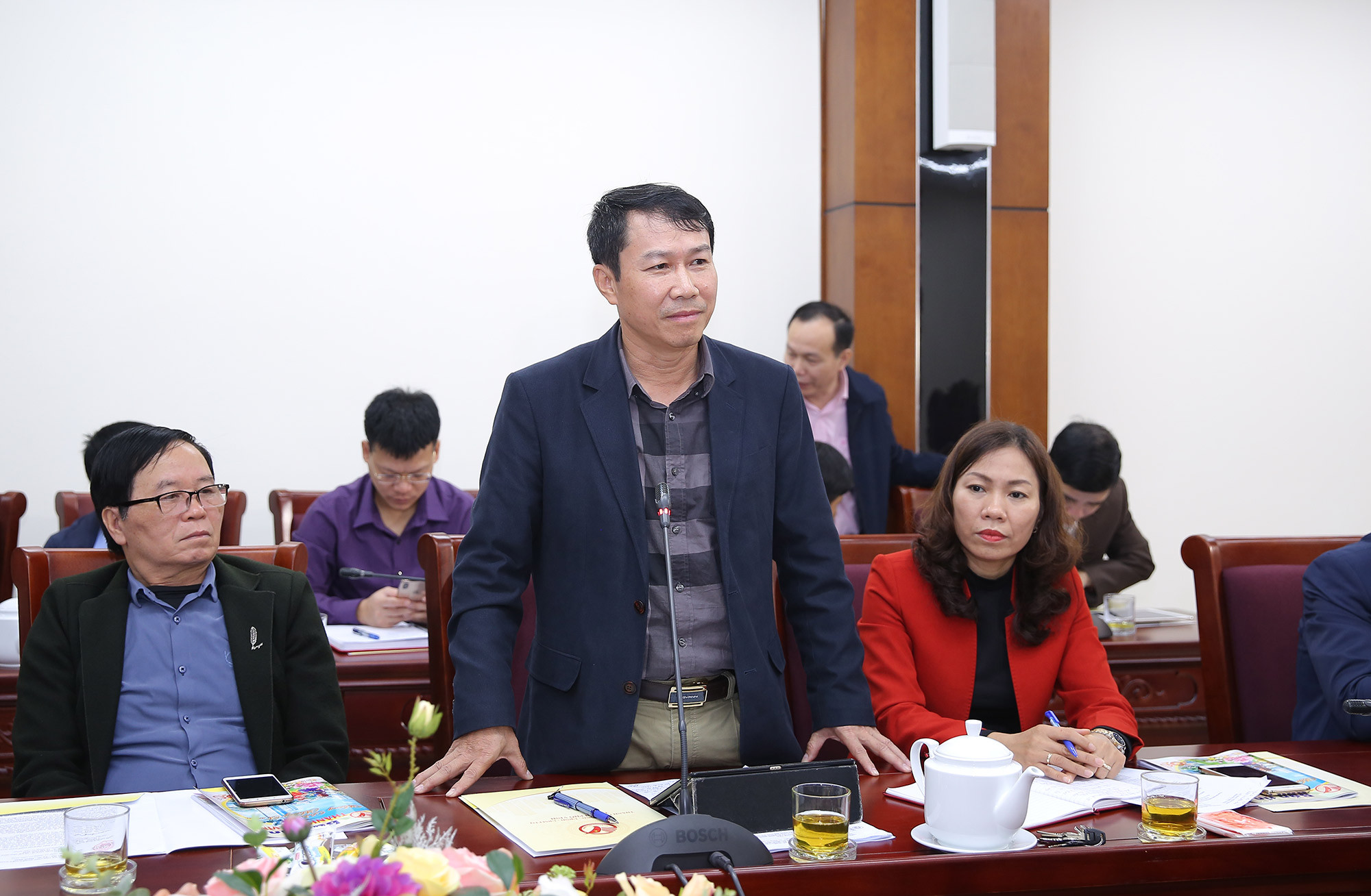 Ông Lễ Sỹ Chiến – Phó Chủ tịch UBND Thành phố Vinh phát biểu tại cuộc họp. Ảnh: Lâm Tùng