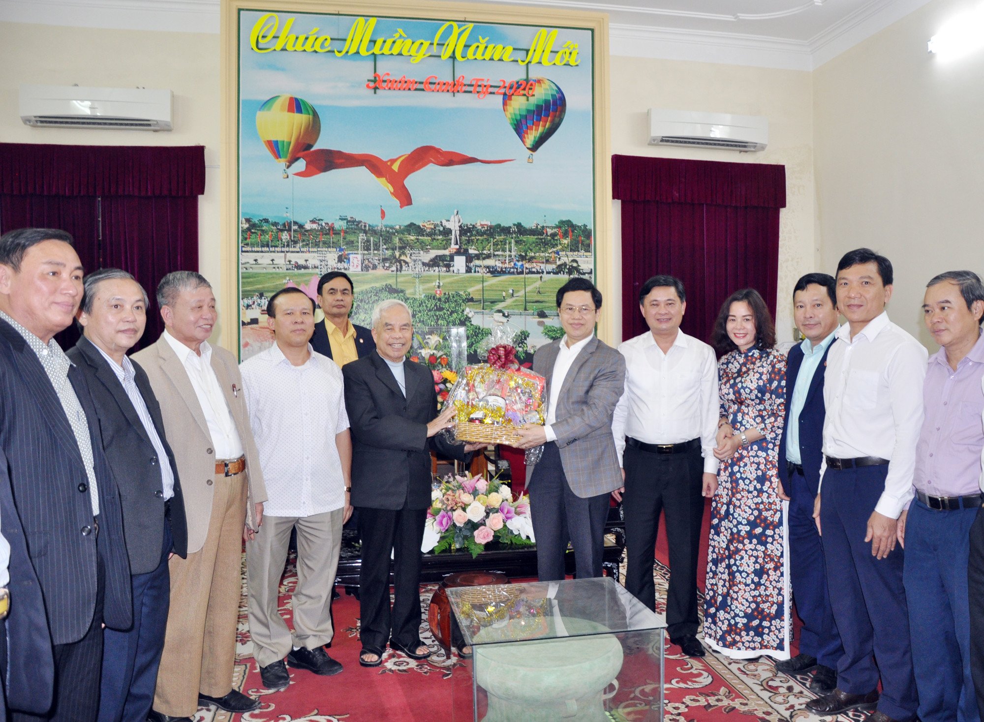 Ủy ban Đoàn kết công giáo tỉnh chúc mừng năm mới Tỉnh ủy Nghệ An.