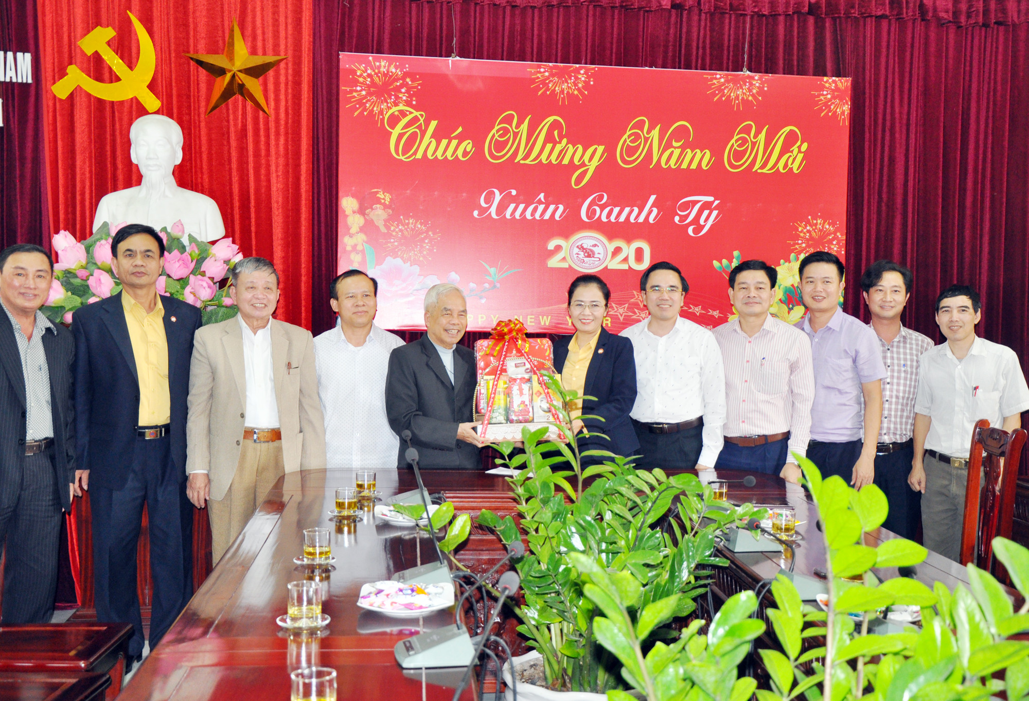Ủy ban Đoàn kết công giáo tỉnh chúc mừng năm mới Ủy ban MTTQ tỉnh Nghệ An.